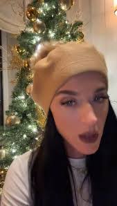 Lisa Ditto's Instagram, Twitter & Facebook