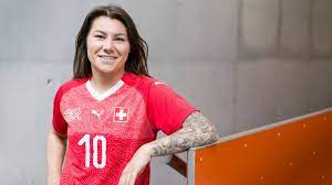 Ramona bachmann helped chelsea win the wsl title in 2018 and 2020. Ramona Bachmann Wenn Das Team Nicht Funktioniert Erreichst Du Gar Nichts Swiss Life