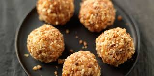 Truffes Au Chocolat Blanc Et Eclats De Noisettes Recettes Recette Truffe Recette Truffes Au Chocolat Truffe Chocolat Blanc