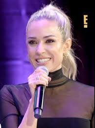 Jessica Murrell's Instagram, Twitter & Facebook