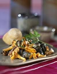 Poelee D Escargots Aux Girolles Voir La Recette Recettes De Cuisine Recette De Plat Recette