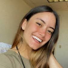 Stephanie Scheer's Instagram, Twitter & Facebook