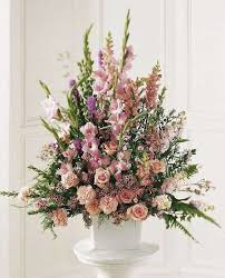 Ftd S4 3475 Peaceful Memories Arrangement Kremp Com Large Flower Arrangements Fresh Flowers Arrangements Funeral Floral Arrangements