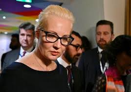 Putin dopo il volo a bordo del bombardiere strategico nucleare: 'Presto  entrerà in servizio'