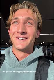 How do you spend your birthday? Most People: go out to eat with family &  friends Me: Quit job and book a one way ticket to Australia Fire it up I  guess….😂 #fireitup #solotravel #australia