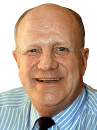 Governor will name replacement for Manuel