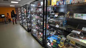 Interview de daniel buren au musée d'art moderne et contemporain de strasbourg sur son travail comme un jeu d'enfant, travaux in situ. Pixel Museum Premier Musee Permanent Du Jeu Video De France Ouvre Ses Portes