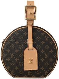 Seriously, the craftsmanship and quality of louis vuitton bags are like no other! Selena Gomez Louis Vuitton Circle Bag Popsugar Fashion