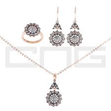 Elmas Modeli Gumus Set Gumus Takida Yillarin Deneyimi Cng Gumus Online Satis Magazasi Ve Subeleriyle Gumus Taki Kupe Kolye Yuzuk Bileklik Sieraden