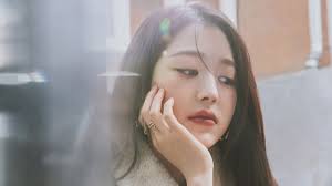 The group UNIS captured the eyes and ears with a performance of  "SWICY."Eunice (Jin Hyun-joo, Nana, ..