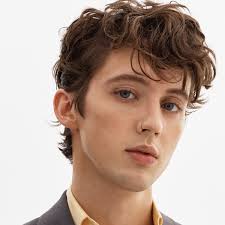 Check spelling or type a new query. Model Rambut Ikal Pria Terkeren Yang Wajib Lo Coba Gatsby Indonesia