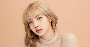 Lisa Swindle's Instagram, Twitter & Facebook