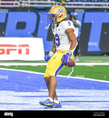 Kyle louis hi-res stock photography and images