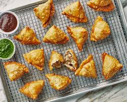 Es handelt sich um eine steuerfreie innergemeinschaftliche lieferung. Pizza Reccipe Ape Amma A Pan Pizza Recipe For Those Who Love A Thick And Crispy Crust That S Golden On The Botton But Puffy And Soft Under The Layers Of Sauce