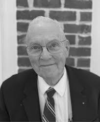 Brett Wisniewski's Instagram, Twitter & Facebook