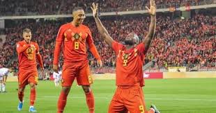 أحرز روميلو لوكاكو لاعب منتخب بلجيكا الهدف الأول في مرمى منتخب فنلندا في الدقيقة 82 من زمن الشوط الثاني خلال المباراة التي تجمع المنتخبين على إستاد جازبروم أرينا بالجولة. Ù„ÙˆÙƒØ§ÙƒÙˆ ÙŠÙ‚ÙˆØ¯ Ø¨Ù„Ø¬ÙŠÙƒØ§ Ø¶Ø¯ Ø§Ù„Ø¯Ù†Ù…Ø§Ø±Ùƒ Ø¨Ø¯ÙˆØ±Ù‰ Ø§Ù„Ø£Ù…Ù… Ø§Ù„Ø£ÙˆØ±ÙˆØ¨ÙŠØ© ÙˆÙ‡Ø§Ø²Ø§Ø±Ø¯ Ø¹Ù„Ù‰ Ø§Ù„Ø¯ÙƒØ© Ø§Ù„ÙŠÙˆÙ… Ø§Ù„Ø³Ø§Ø¨Ø¹