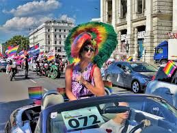Daher haben sich nun auch die wiener organisatoren, die homosexuelle initiative (hosi) wien. Regenbogen Corso 2020 Wien Die Wiener Regenbogenparade 2020 Wurde Wegen Der Corona Pandemie Abgesagt Dafur Wurde Ein Regenbogen Corso Veranstaltet Wien