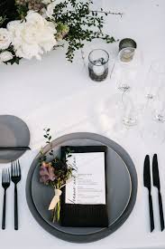 Glam Black White And Gray Place Settings Szukaj więcej w bibliotece wolnych od tantiem zdjęć stockowych istock, obejmującej zdjęcia aranżować, które można łatwo i szybko pobrać.