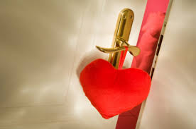 Use objects that are metal or white, silver, or gray in color. The Most Important Feng Shui Bedroom Decorating Idea