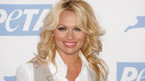 Se animó a ser parte de realities como bailando y cantando por un sueño y hasta acompañó a susana giménez. Pamela Anderson Paso Por El Altar En Una Boda Secreta