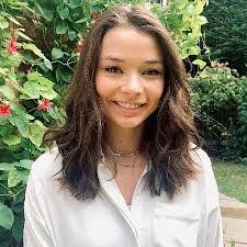 Claudia Hodgson's Instagram, Twitter & Facebook