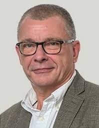 Der Musical-Erfinder Robin Lindemann im Video: „Irgendwie brennt es immer  in mir“