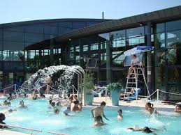 Espace Nautique Piscine A Sainte Genevieve Des Bois Horaires Tarifs Avis Piscine Piscine Municipale Salle De Cardio