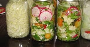 La Lacto Fermentation Un Nom Bizarre Pour Un Procede Plus Simple A Pratiquer Soi Meme Qu Il N Y Parait Agricovert Aliments Fermentes Alimentation Cuisine