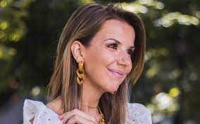 Check spelling or type a new query. A Pipoca Mais Doce Ela Esta De Rastos Gostava So De Poder Ficar No Escuro E Em Silencio Nova Gente