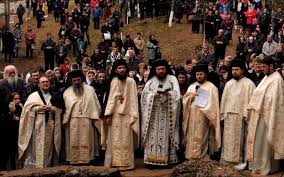 In toate bisericile si manastirile ortodoxe, dupa oficierea sfintei liturghii, se savarseste slujba de sfintire a apei. 7 Mai 2021 Vineri Pelerinaj La MÄƒnÄƒstirea Izbuc Bihor Izvorul TÄƒmÄƒduirii Renasterea