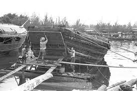 1976 Building Bumboat At A Shipyard Singapore Smhig Singapore Photos Singapore River Singapore