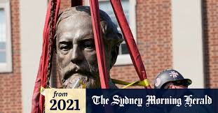 Confederate general Robert E. Lee statue removed from Richmond, Virginia