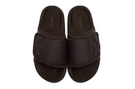 Kanye west's yeezy slides can be yours now: Kanye West Yeezy Slides Drops Hypebeast