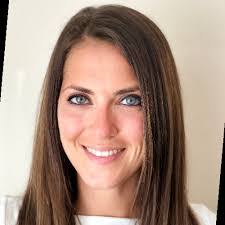 Danielle Gregory's Instagram, Twitter & Facebook