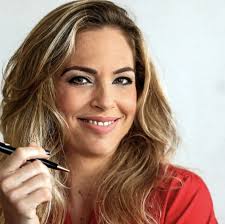 Desde 2002 📰📲📝📺📻 Texto do Gemini, IA do Google 👇 Daniela Freire:  Jornalista Potiguar Destacada Olá! Daniela Freire é uma jornalista bastante  conhecida e respeitada aqui no Rio Grande do Norte. Ela