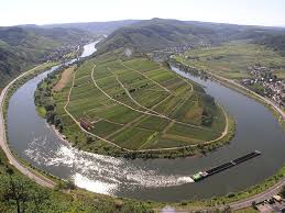 Mosel Fluss In Europa Die Mosel Ist Mit 544 Km Fliessstrecke Der Zweitlangste Nebenfluss Des Rheins Der Fluss Entspringt In Den Vogesen Cochem Germany Tourist