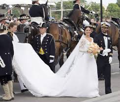 Vestiti da sposa per matrimonio civile semplici economoci online su misura senza costi aggiuntivi a partire da 99€. Matrimoni Vip Gli Abiti Da Sposa Piu Belli Del 2015 La Repubblica