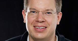 Investor ralf dümmel schloss mit den gründern einen deal ab und unterstützte sie damit in ihrem selbstformulierten ansinnen, das leben der frauen einfacher zu machen. Frank Thelen Vermogen Investements Des Ex Lowen 2021