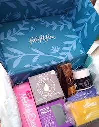 Ok I Did Customize Three Items And Then Let The Rest Be Surprises. However  This Is Very Confusing... I'M Only Getting 6 Items But They Advertise Huge  Boxes?? I'M Paying The Annual.