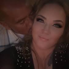 Who can make cake pops and rice crispy treats?