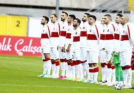 Azzurri (türkçesi gökmavililer) lakaplı i̇talya millî futbol takımı sonuncusu 2006 yılında olmak üzere 4 kez fifa dünya kupası'nı kazanma başarısını göstermiştir. Turkiye Italya Maci Kadrosu Muhtemel 11 Ler Kimler Euro 2020 Turkiye Italya Maci Ne Zaman Saat Kacta