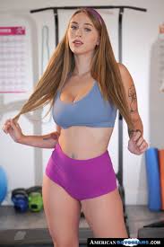 Angel Youngs Strips in the Gym