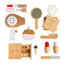 Make Me Iconic Beauty Kit In 2021 Beauty Kit Beauty Kit Gift Beauty Icons