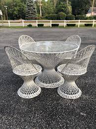 Mid Century Modern Russell Woodard Spun Fiberglass Table And Chairs 5 Pieces Fiberglass Table Fiberglass Mid Century Modern