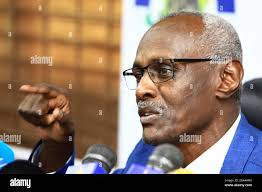 Khartoum, Soudan. 28 juillet 2021. Le ministre soudanais de l'irrigation et  des ressources en eau, Yasser Abbas, prend la parole lors d'une conférence  de presse à Khartoum, au Soudan, le 28 juillet