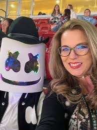 Amanda Slusser's Instagram, Twitter & Facebook