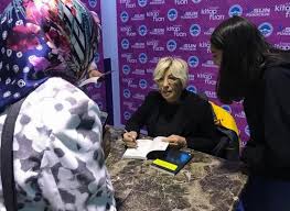 Prof Dr Sevil Atasoy 3 Kayseri Kitap Fuari Nda Okurlari Ile Bulustu Uskudar Uni