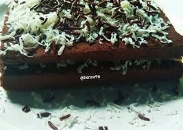 Depois do bolo assado e frio, desenforme, despeje a cobertura por cima e as raspas de chocolate. Mengulik Resep Bolu Chocolatos Sehat