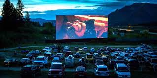 مع تفشّي فيروس كورونا، ازداد الإقبال على سينما السيارات في عدد من دول العالم، إذ يجلس الناس داخل سياراتهم ويشاهدون الأفلام، مراعين قواعد التباعد الاجتماعي. Ù…Ù† Ø¬Ø¯ÙŠØ¯ Ø³ÙŠÙ†Ù…Ø§ Ø§Ù„Ø³ÙŠØ§Ø±Ø§Øª ØªØ¶ÙŠØ¡ Ø´ÙˆØ§Ø±Ø¹ Ø§Ù„Ø±ÙŠØ§Ø¶ Ø£Ø®Ø¨Ø§Ø± Ø§Ù„Ø³Ø¹ÙˆØ¯ÙŠØ© ØµØ­ÙŠÙØ© Ø¹ÙƒØ§Ø¸