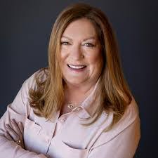 Katie Ard's Instagram, Twitter & Facebook